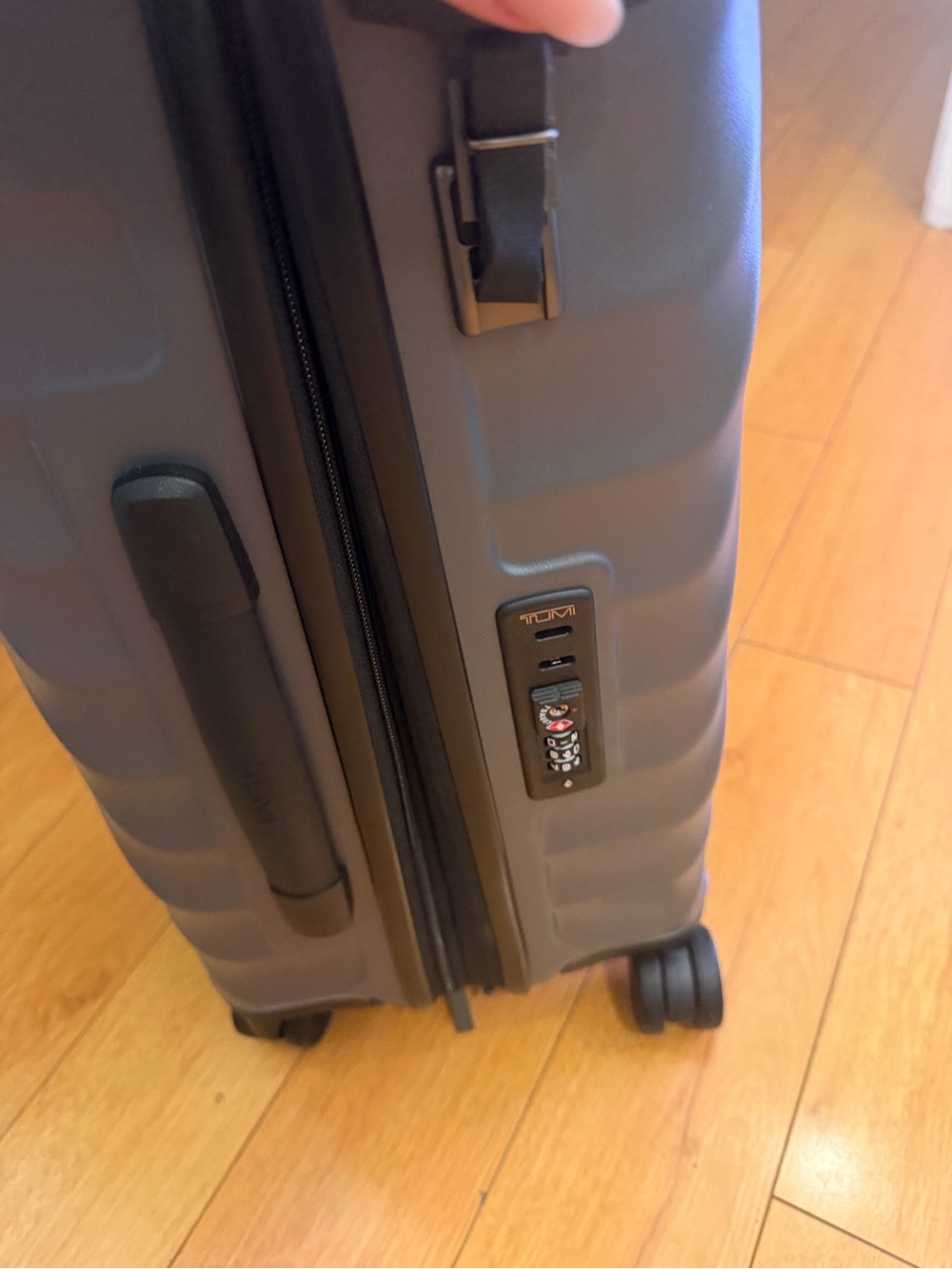 TumI Like new used 1 time sellingg ASAP - Picture 12 of 13